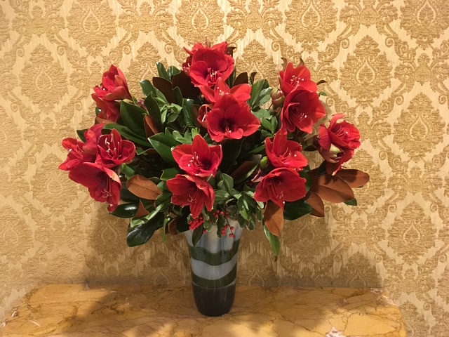 flower-arrangement-320